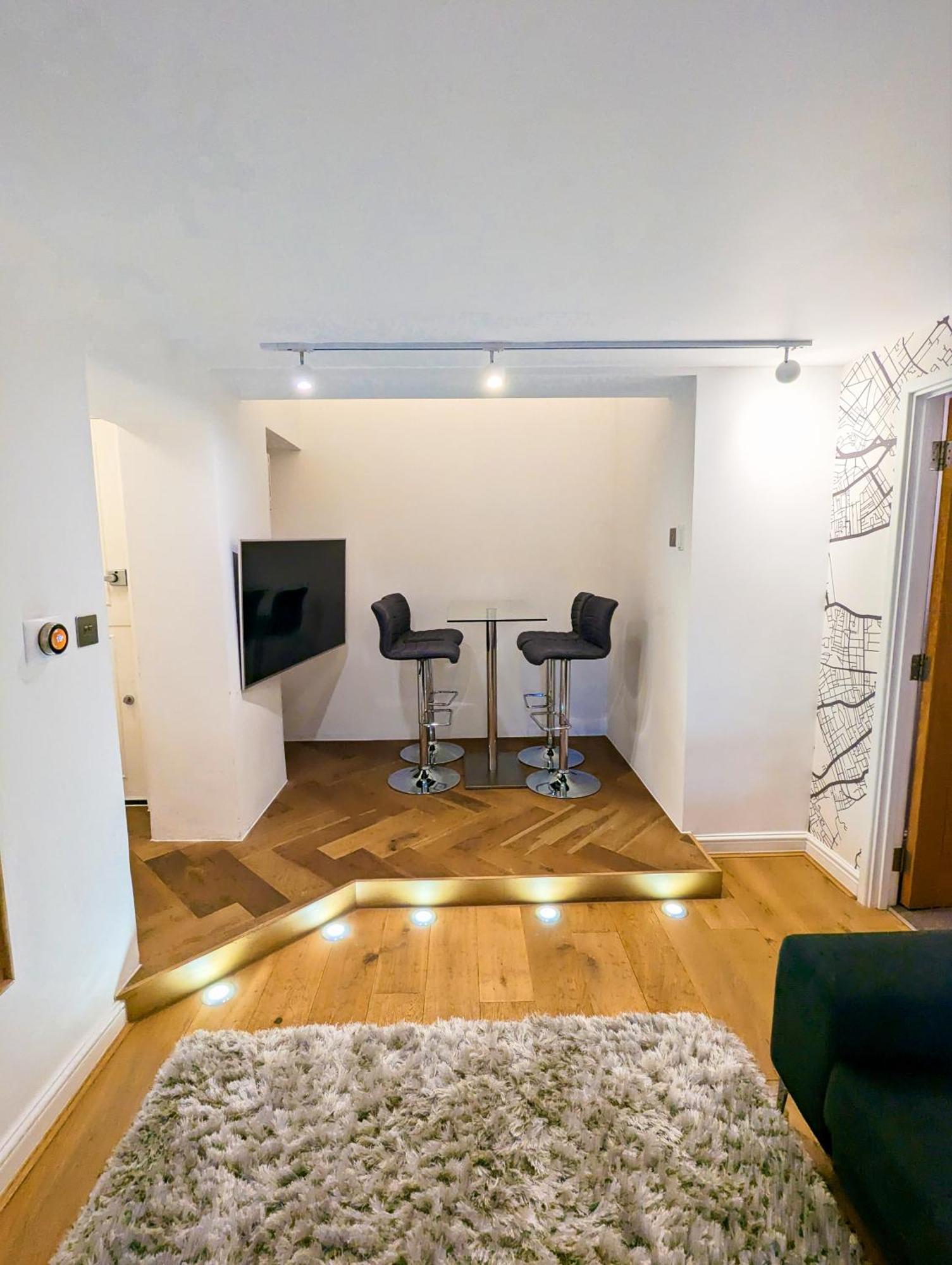 Modern 1 Bedroom Apartment In Kensington Лондон Экстерьер фото